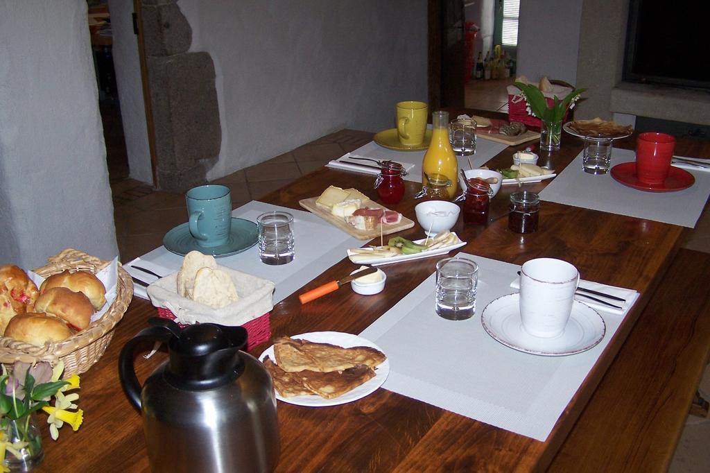 Salomony Chambre D'Hotes Marcols-les-Eaux エクステリア 写真