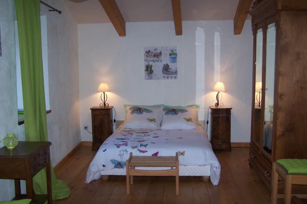 Salomony Chambre D'Hotes Marcols-les-Eaux 部屋 写真