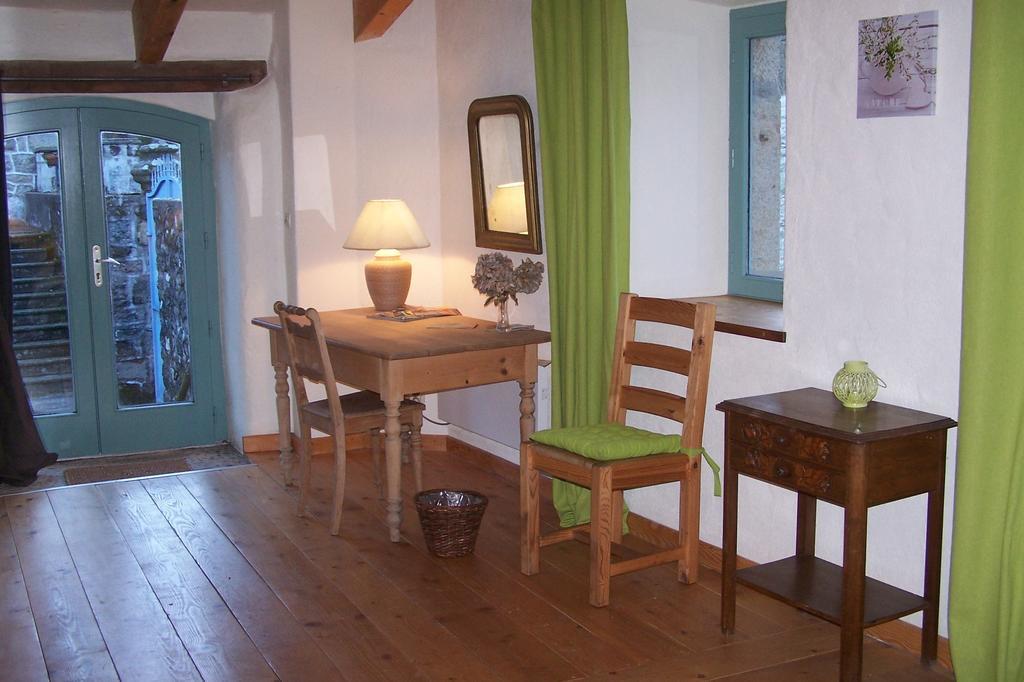 Salomony Chambre D'Hotes Marcols-les-Eaux 部屋 写真